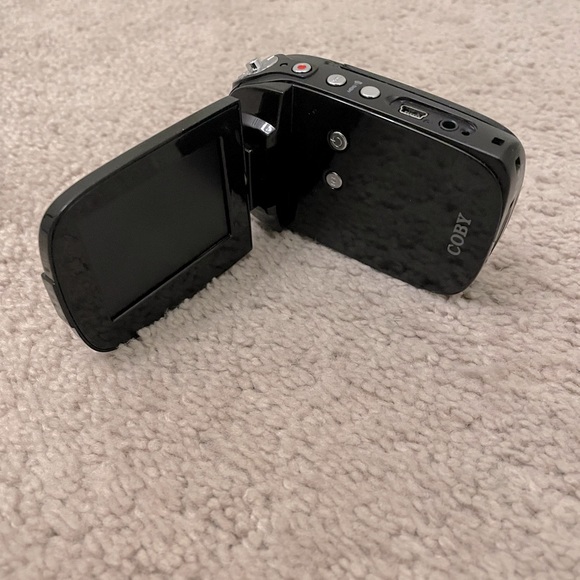 Coby Snap Digital Camcorder | 4X Zoom 1.3MP 1.44 LCD | 32Gb 2 HR - Picture 2 of 2
